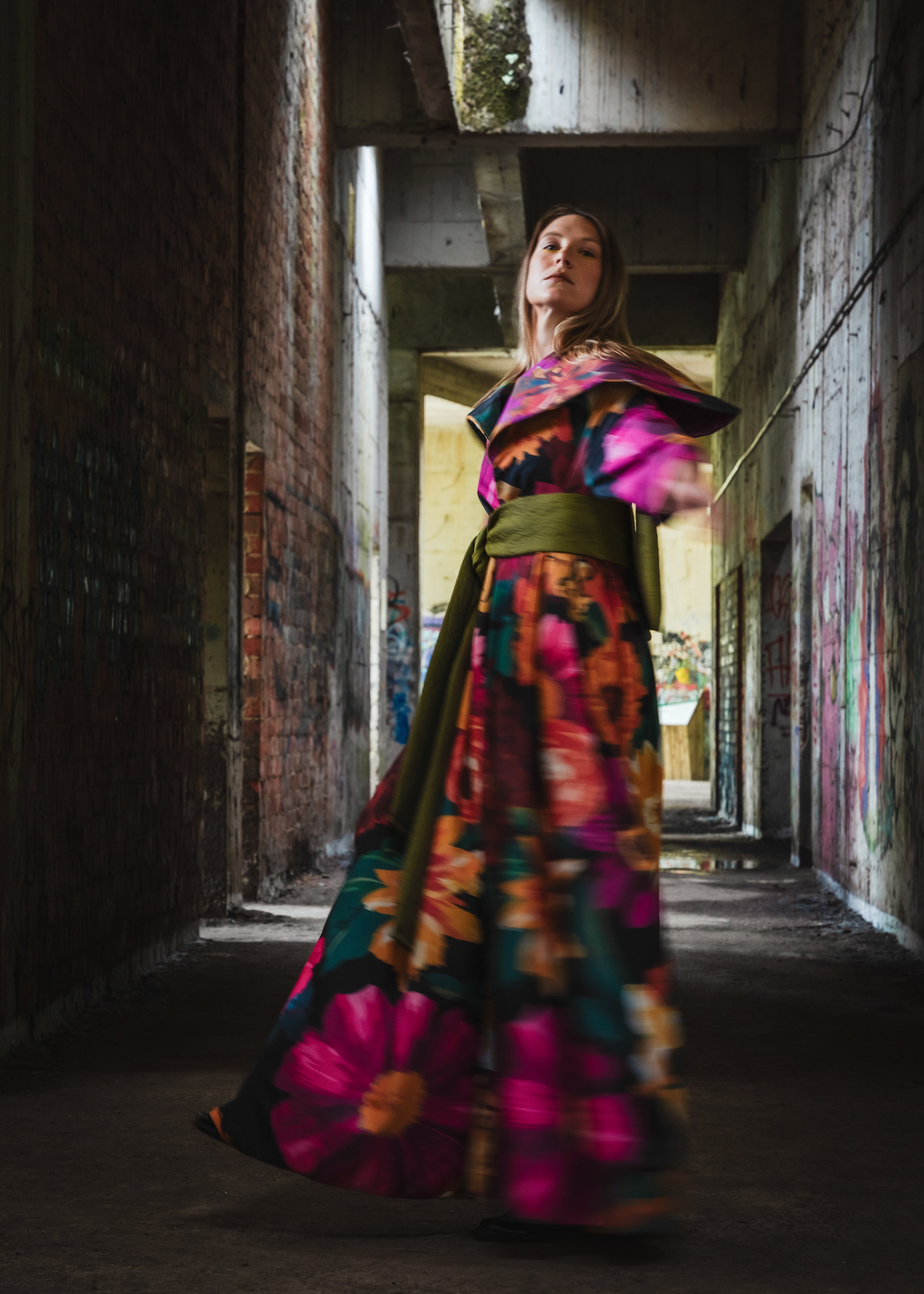 Robe/manteau à fleurs spectaculaire